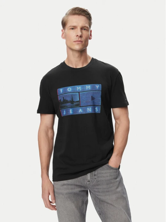 Zdjęcie produktu Tommy Jeans T-Shirt Photo Flag DM0DM23191 Czarny Regular Fit