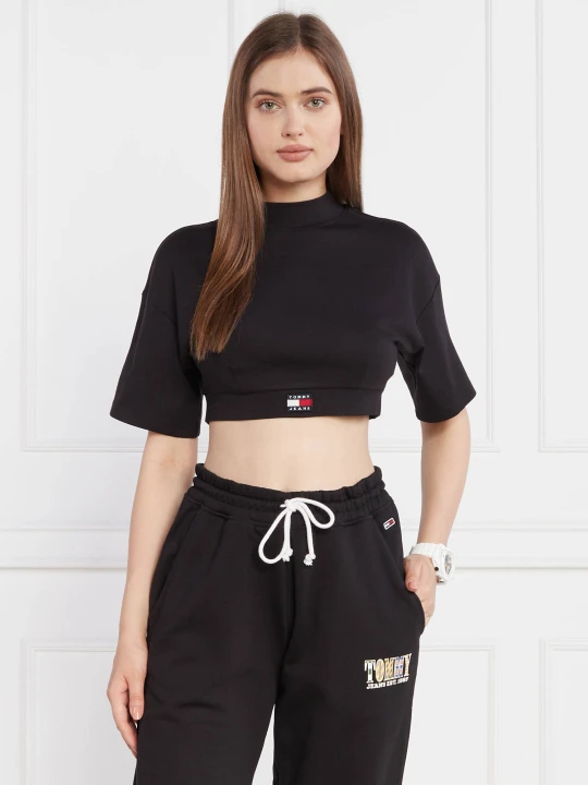Zdjęcie produktu Tommy Jeans T-shirt TJW SP CRP XS BADGE MOCK NECK | Cropped Fit czarny