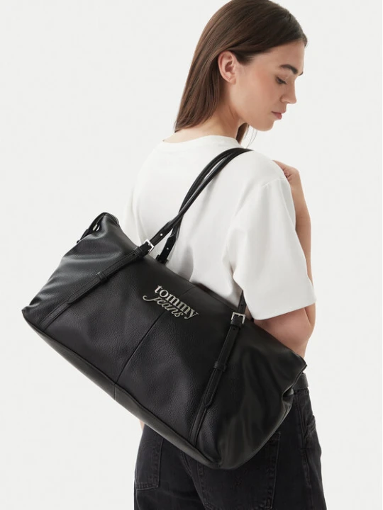 Zdjęcie produktu Tommy Jeans Torebka Pebble Grain Metal Logo Tote Bag AW0AW18472 Czarny
