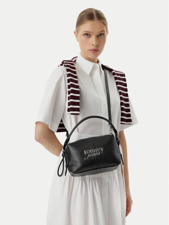 Zdjęcie produktu Tommy Jeans Torebka Tjw Bold Camera Bag AW0AW18470 Czarny