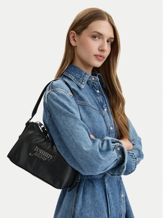 Zdjęcie produktu Tommy Jeans Torebka Tjw Bold Shoulder Bag AW0AW18468 Czarny