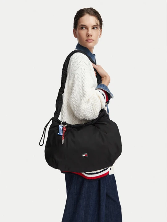 Zdjęcie produktu Tommy Jeans Torebka Tjw Icon Charms Hobo AW0AW18783 Czarny