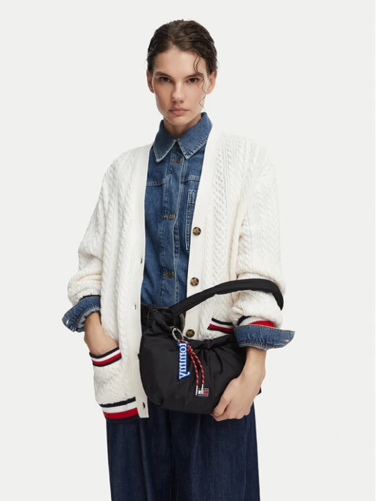 Zdjęcie produktu Tommy Jeans Torebka Tjw Icon Charms Shoulder Bag AW0AW18780 Czarny