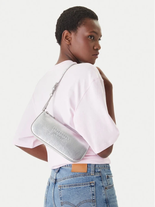 Zdjęcie produktu Tommy Jeans Torebka Tjw Must Metallic Shoulder Bag AW0AW18457 Srebrny