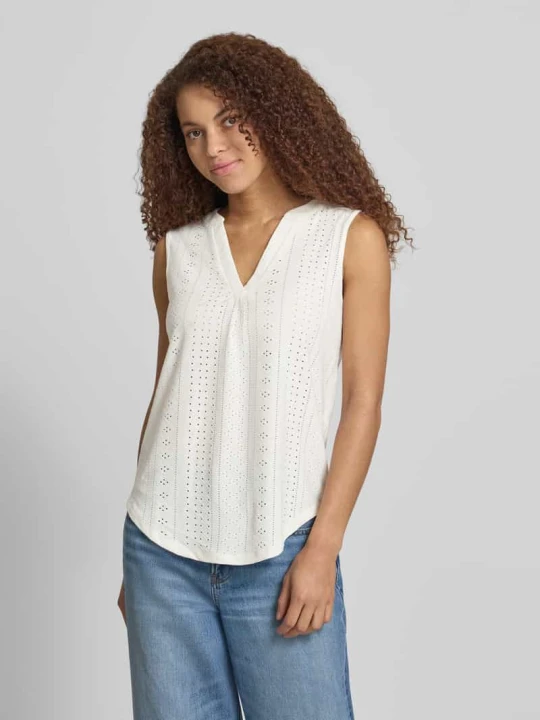 Zdjęcie produktu Top bluzkowy o kroju regular fit z haftem angielskim model 'SANDRA' Only Biały