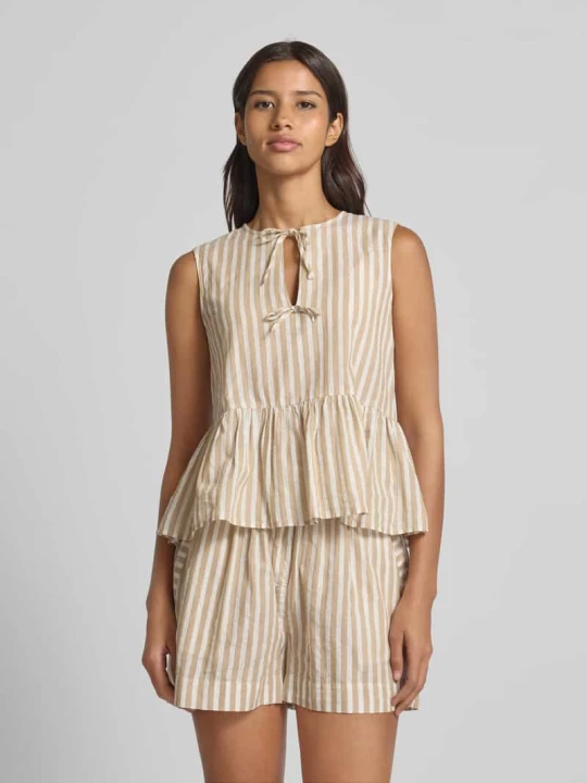 Zdjęcie produktu Top bluzkowy o kroju regular fit z wycięciem w kształcie łezki Scotch & Soda Piaskowy