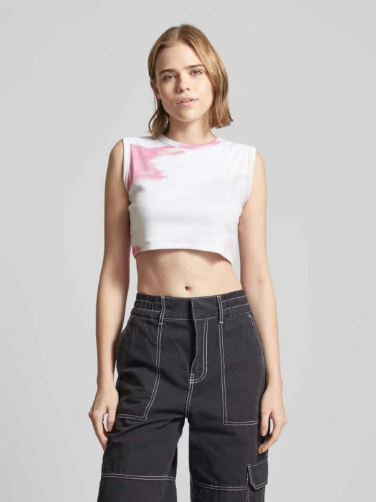 Zdjęcie produktu Top krótki z efektem prążkowania Calvin Klein Jeans Różowawy