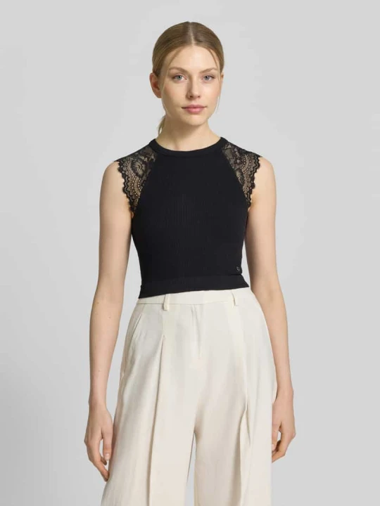 Zdjęcie produktu Top krótki z obszyciem koronką model 'MILLIE' Guess Czarny