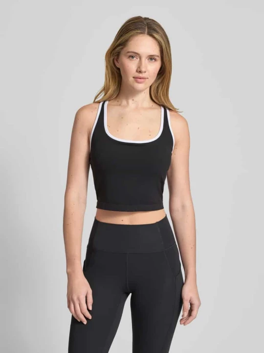 Zdjęcie produktu Krótki top z wbudowanym biustonoszem Fabletics Czarny