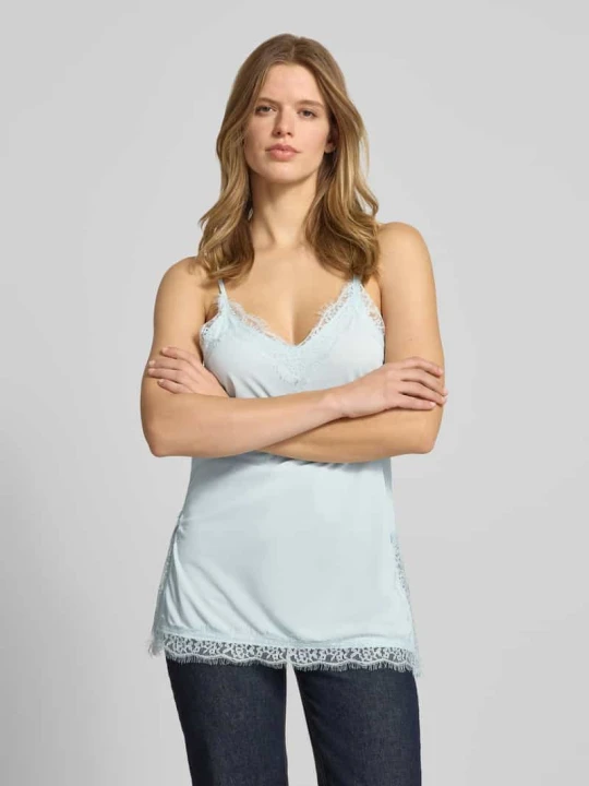 Zdjęcie produktu Top o kroju regular fit z obszyciem koronką Gina Tricot Jasnoniebieski