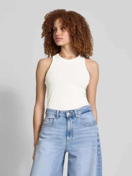 Zdjęcie produktu Top o kroju regular fit z prążkowaniem model ‘RUKA’ Pieces Złamany biały
