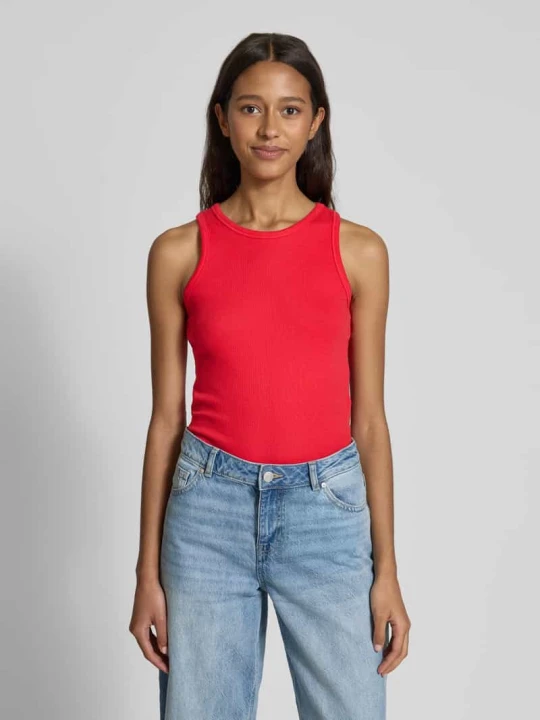Zdjęcie produktu Top o kroju regular fit z prążkowaniem model ‘RUKA’ Pieces Czerwony