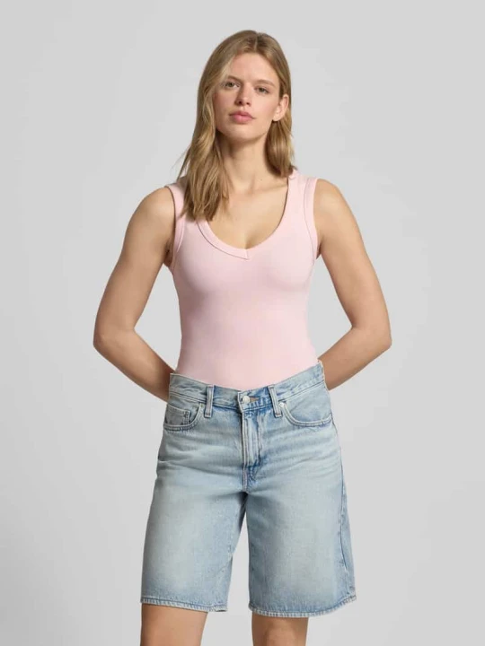 Zdjęcie produktu Top o kroju slim fit z dekoltem w serek Gina Tricot Różowy