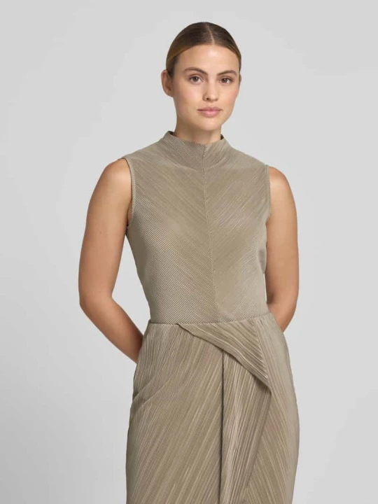 Zdjęcie produktu Top o kroju slim fit z detalem z logo Calvin Klein Limonkowy