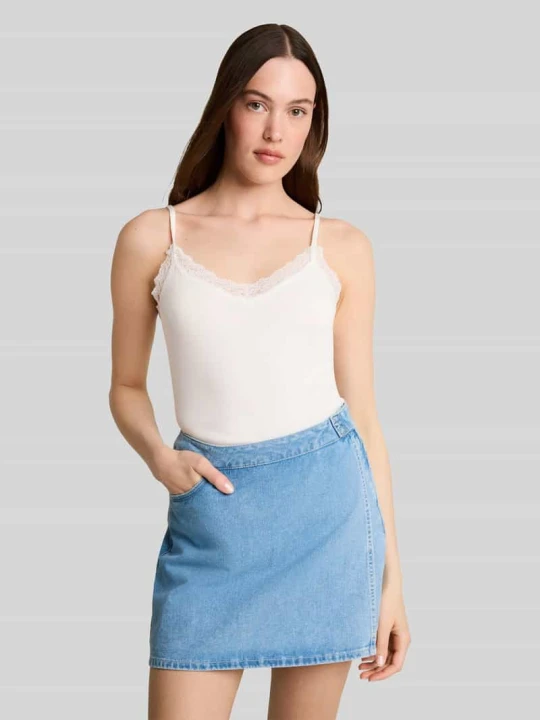 Zdjęcie produktu Top o kroju slim fit z mieszanki bawełny Tom Tailor Złamany biały