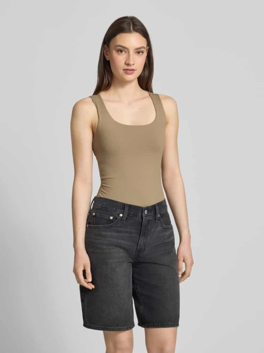 Zdjęcie produktu Top typu tank o kroju slim fit z dekoltem w łódkę model 'LULA' Pieces Beżowy