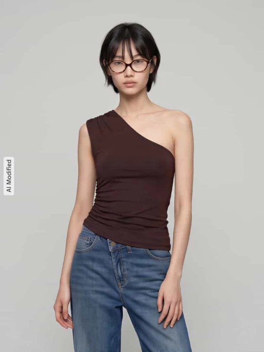 Zdjęcie produktu Top w stylu bluzki z odkryte ramiona i na jedno ramię Pieces Ciemnobrązowy