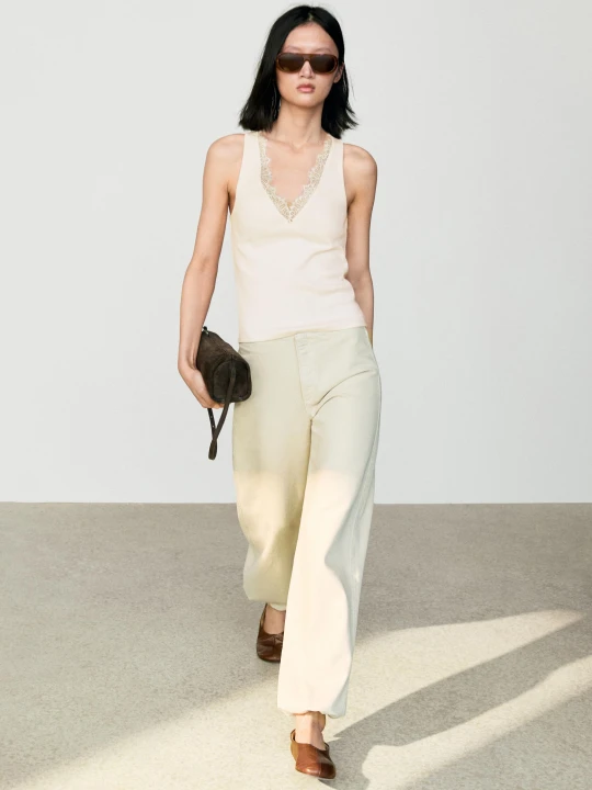 Zdjęcie produktu Top Z Dekoltem W Serek I Koronką - Surowy - Massimo Dutti - Female
