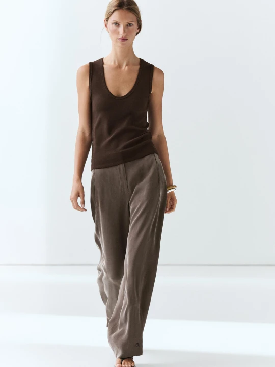 Zdjęcie produktu Top Z Dekoltem W Serek Z Mieszanki Bawełny - Brązowy - Massimo Dutti - Female