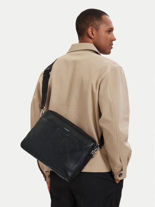 Zdjęcie produktu Torba na laptopa Calvin Klein Xl Emblem Aop LV04D3526G Czarny