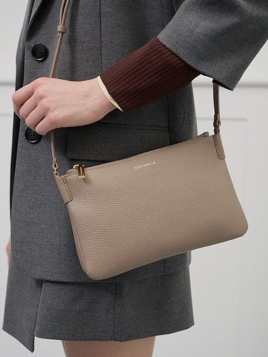 Zdjęcie produktu Torba na ramię Coccinelle taupe