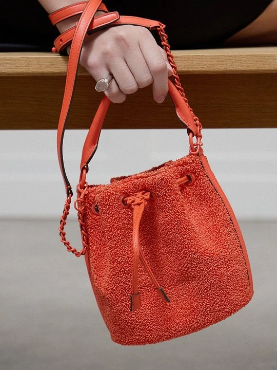 Zdjęcie produktu Torba na ramię Tory Burch czerwony
