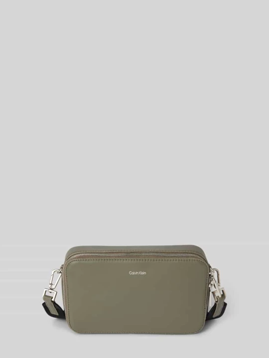 Zdjęcie produktu Torba na ramię z detalem z logo Calvin Klein Khaki