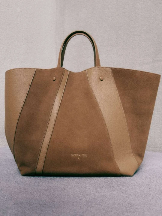 Zdjęcie produktu Torba shopper (IN)COMPLETE z zamszu Patrizia Pepe beżowy