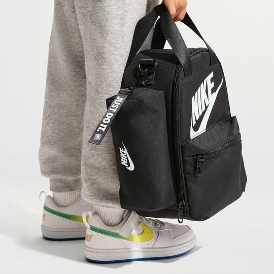 Zdjęcie produktu Torba śniadaniowa Nike z piórnikiem (4 l) - Czerń