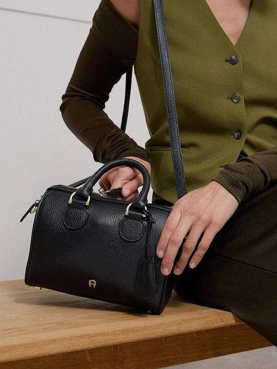 Zdjęcie produktu Torebka Aigner czarny