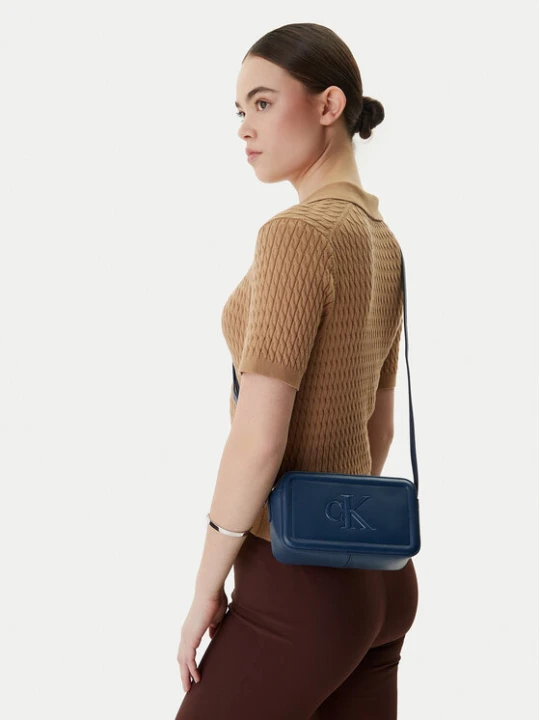 Zdjęcie produktu Torebka Calvin Klein Bold Ck Camera Bag LV04F3220G Niebieski