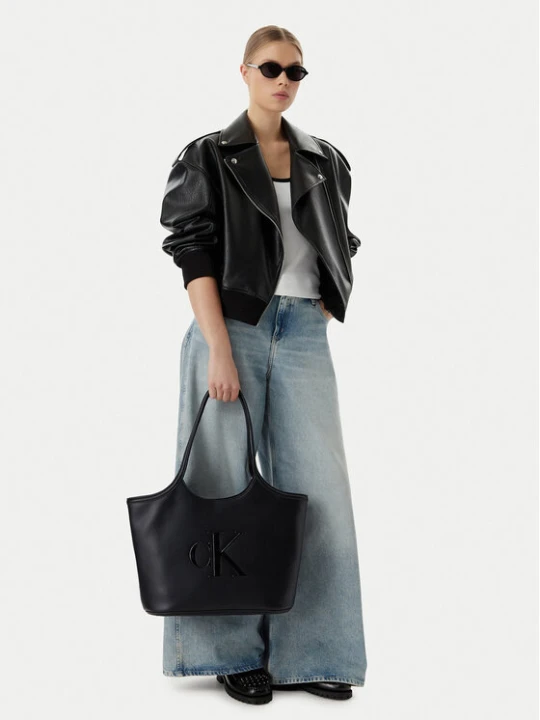 Zdjęcie produktu Torebka Calvin Klein Bold Ck LV04F3562G Czarny