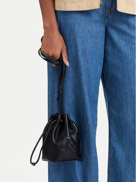 Zdjęcie produktu Torebka Calvin Klein Bold Ck Mini Bucket Crossbody LV04F3870G Czarny