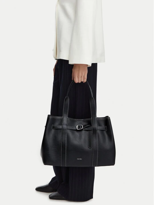 Zdjęcie produktu Torebka Calvin Klein Buckle Medium Work Tote LV04F3549G Czarny