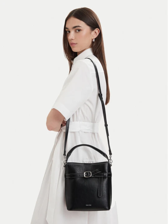Zdjęcie produktu Torebka Calvin Klein Buckle Mini Bucket Crossbody LV04F3550G Czarny