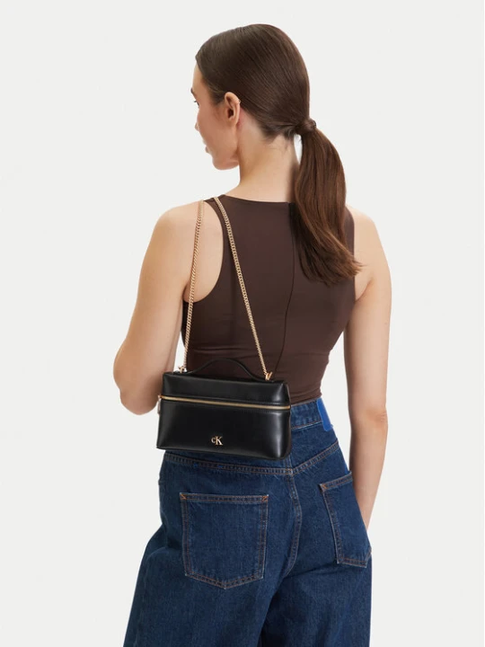 Zdjęcie produktu Torebka Calvin Klein Ck Beauty Case On Chain LV04F1134G Czarny