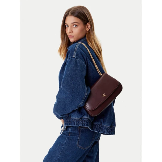 Zdjęcie produktu Torebka Calvin Klein Ck Convertible Chain Medium Bag LV04F3171G Bordowy