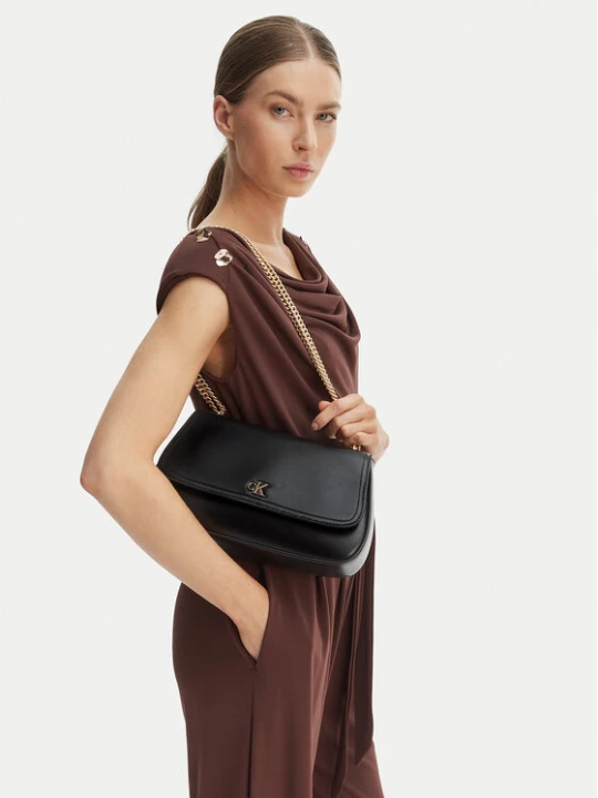 Zdjęcie produktu Torebka Calvin Klein Ck Convertible Chain Medium Bag LV04F3171G Czarny