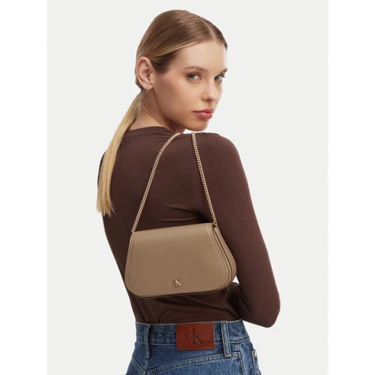 Zdjęcie produktu Torebka Calvin Klein Ck Curved Wallet On Chain LV04F1153G Beżowy