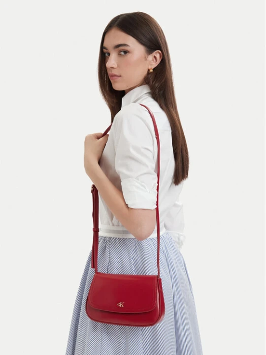 Zdjęcie produktu Torebka Calvin Klein Ck Flap Camera Bag LV04F3421G Czerwony