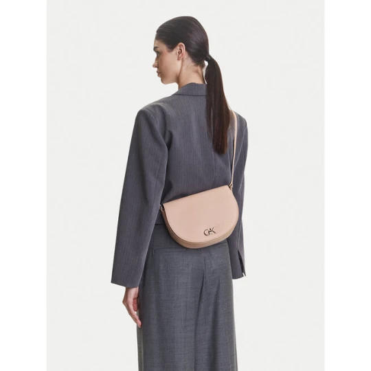 Zdjęcie produktu Torebka Calvin Klein Ck Hw Crossbody Saddle Bag K60K613236 Różowy
