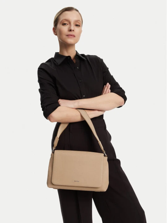 Zdjęcie produktu Torebka Calvin Klein Ck Must Satchel_Mono K60K613181 Beżowy