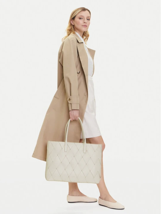Zdjęcie produktu Torebka Calvin Klein Ck Woven Medium Shopper K60K612994 Biały