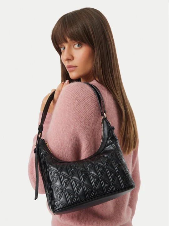 Zdjęcie produktu Torebka Calvin Klein Emblem Aop Debossed Shoulder Bag LV04F3874G Czarny