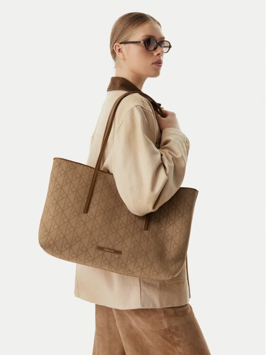 Zdjęcie produktu Torebka Calvin Klein Emblem Aop Jacquard LV04F3750G Khaki Brązowy
