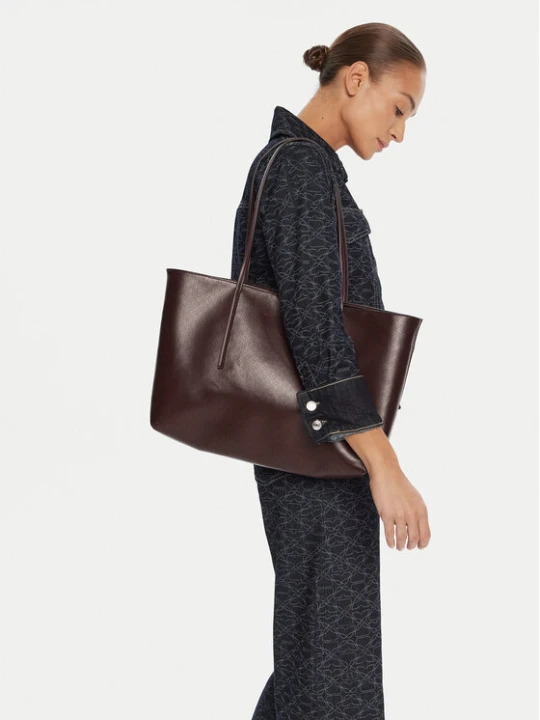 Zdjęcie produktu Torebka Calvin Klein Emblem Aop Tote W/ Pouch LV04F3266G Bordowy