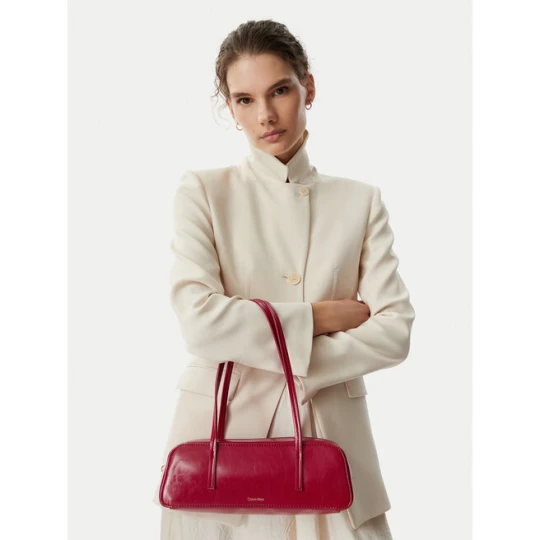 Zdjęcie produktu Torebka Calvin Klein Foil Logo Glossy Bauletto LV04F3638G Czerwony