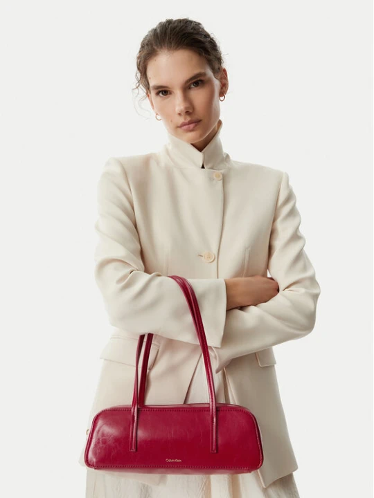 Zdjęcie produktu Torebka Calvin Klein Foil Logo Glossy Bauletto LV04F3638G Czerwony