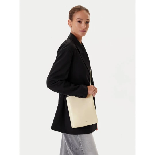 Zdjęcie produktu Torebka Calvin Klein Line Ns Crossbody Lth Bag LV04F3005G Biały