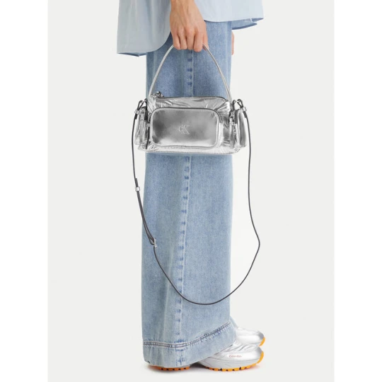 Zdjęcie produktu Torebka Calvin Klein Pocket Silver Nylon Small Bag LV04F3443G Srebrny